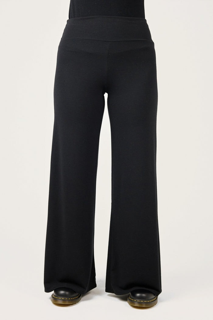 SHANNON PASSERO Pantalon noir Everest